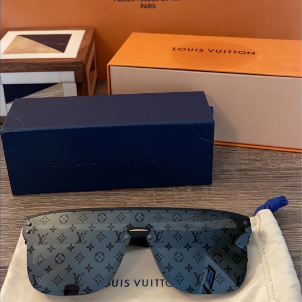 Louis Vuitton - Waimea Sunglasses (Unisex)